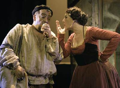 Juan Carlos Castillejo y Gloria Villalba, en 'Desventuras conyugales...'.