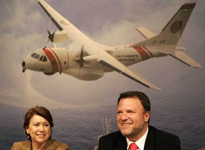 CASA construirá en Sevilla seis aviones militares