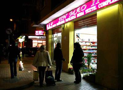 APAGÓN EN BENIMACLET PARA PEDIR MÁS LUCES