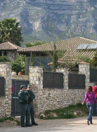 Vivienda que habitaba el matrimonio fallecido en Alcanar.
