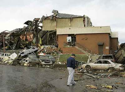 Los tornados causan 20 muertos en el sur de Estados Unidos