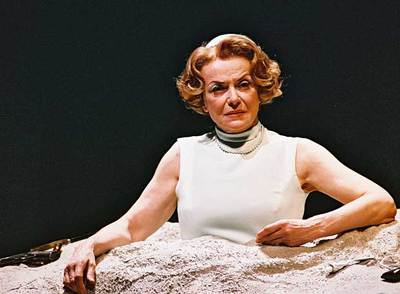 Marilú Marini, en  Los días felices,  de Beckett.