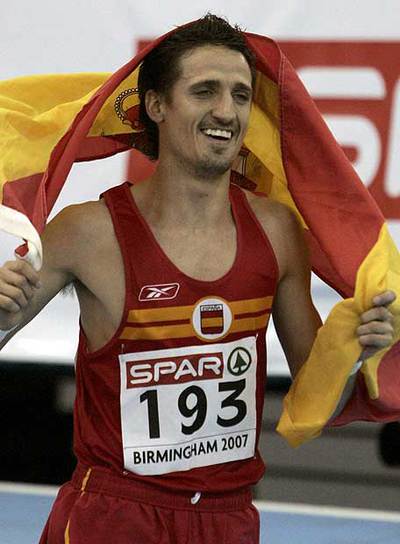 Miguel Quesada, tras ganar la plata en 800 metros.