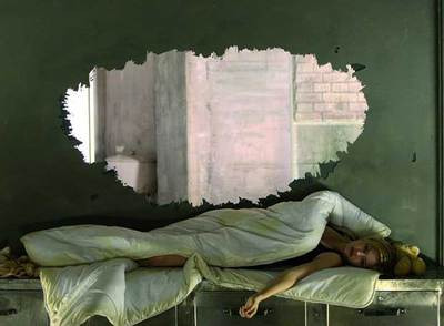 Una imagen de  Captivity. 