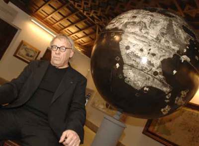 El artista Joseph Kosuth, que presenta en Las Palmas su exposición 'Terra Ultra Incognita'.