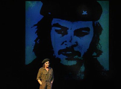 La actriz Ana Brandrão, en  La hija rebelde,  dirigida por Helena Pimenta.