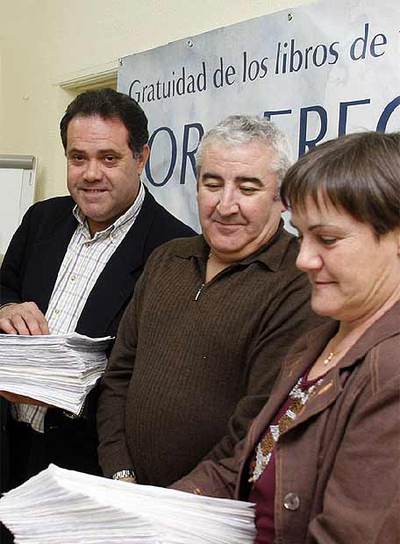 Miles de firmas para libros gratis