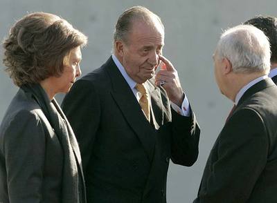 EL REY DEFIENDE EN ARGELIA LA LIBRE DETERMINACIÓN DEL SÁHARA