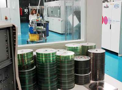 Fábrica de CDDVD Bytech Multimedia de Zaragoza que cerró el año pasado.