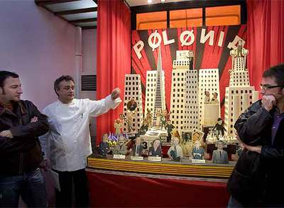 Cien años de monas en la pastelería Escribà