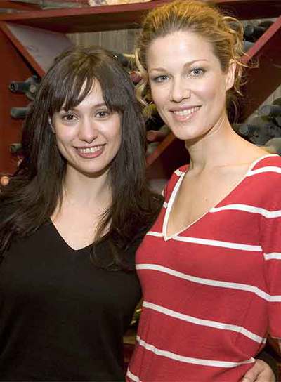 Natalia Verbeke (izquierda) y Jaydy Michel, nuevas intérpretes de  Los Serrano. 