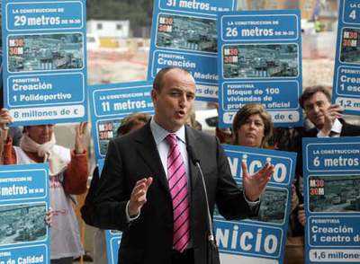 Miguel Sebastián, durante su  contrainauguración  de la M-30.