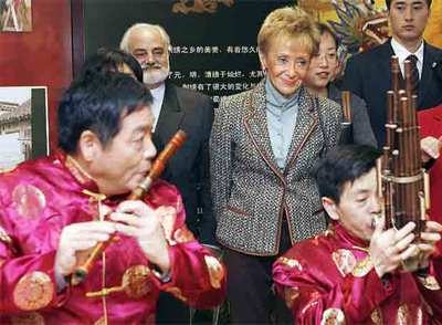 María Teresa Fernández de la Vega, en un espectáculo musical en Shanghai.