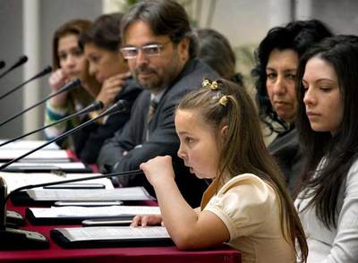 Homenaje del Parlament al pueblo gitano