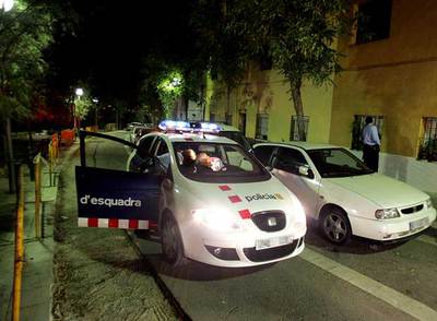 Una vehículo de los Mossos d'Esquadra, de patrulla nocturna.
