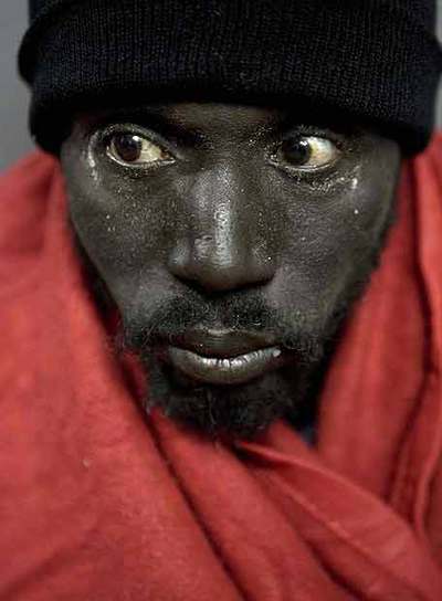 Uno de los inmigrantes subsaharianos rescatados en Fuerteventura.