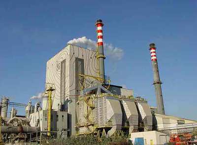 Planta de celulosa del grupo Ence a orillas de la ría de Pontevedra.