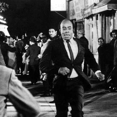 Roscoe Lee Browne, en una escena de  Topaz,  de Hitchcock.
