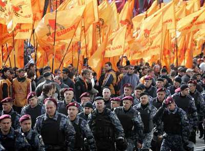 Los partidarios del presidente y de la oposición vuelven a las calles de Kiev