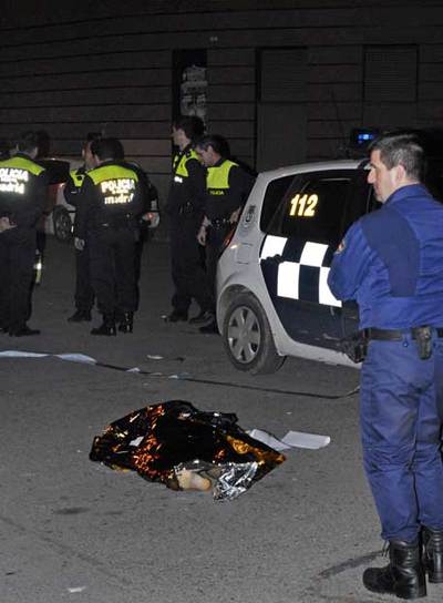 El cadáver de José Javier Cepeda (cuyo rostro aparece abajo).