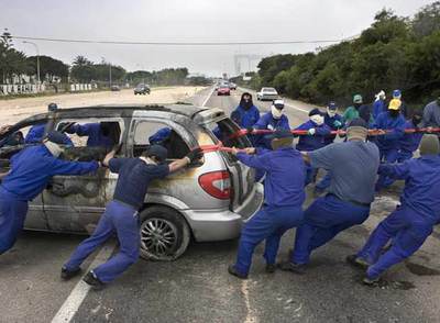 Los trabajadores de Delphi mantienen las protestas
