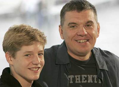 Martial Fougeron, con el niño protagonista de  Mi hijo,  Victor Sévaux, en el Festival de Cine de San Sebastián.