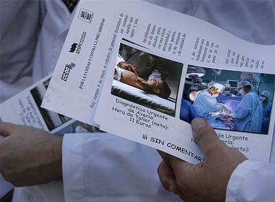5.000 firmas contra la precariedad laboral de los médicos