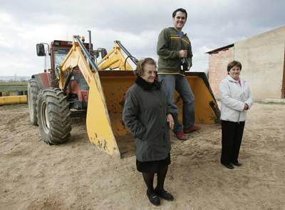 Vecinos de Rebollo de Duero (Soria) con participación en el premio gordo de Navidad de 2006.