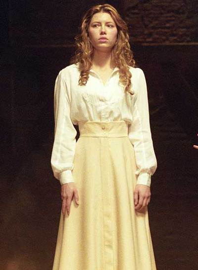 Jessica Biel y Edward Norton interpretan  El ilusionista. 