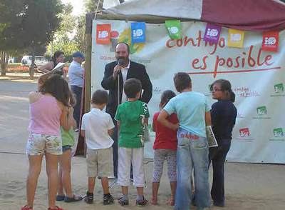 Mitin infantil de IU en Huelva
