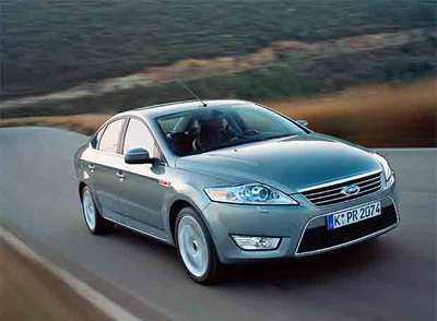 El nuevo Mondeo es más grande y presenta una imagen más rotunda y elegante para intentar competir también con las berlinas medias de lujo, como los Audi A4 y BMW Serie 3.