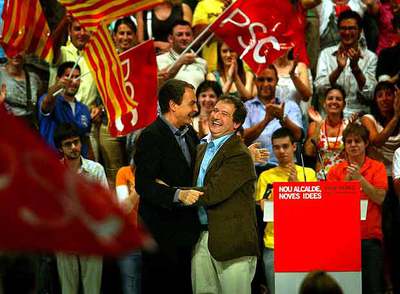 José Luis Rodríguez Zapatero y Jordi Hereu al inicio del mitin en la Mar Bella.