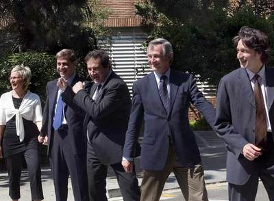 De izquierda a derecha, Imma Mayol, Alberto Fernández Diaz, Jordi Hereu, Xavier Trias y Jordi Portabella, ayer, en el barrio de Pedralbes de Barcelona.
