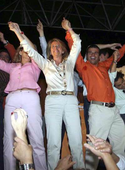 La candidata popular a la alcaldia de Marbella, Angeles Muñoz, celebra la victoria conseguida en la elecciones municipales.
