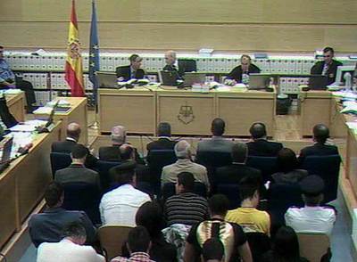 Los peritos de los Tedax, en las dos primeras filas, durante la sesión del juicio en la que fueron interrogados.