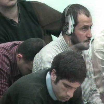 Abdelmajid Bouchar (en primer plano) y Rabei Osman,  El Egipcio  (con cascos), durante la sesión de ayer.