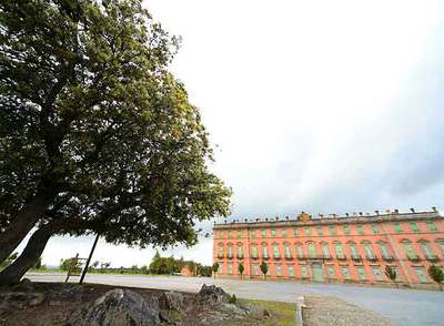 El palacio Real de Riofrío fue mandado construir en 1751 por Isabel de Farnesio en medio de una finca de 625 hectáreas.