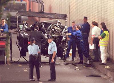 El coche en el que viajaba Diana.