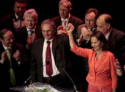 Royal, en un acto de apoyo a los candidatos socialistas a las elecciones legislativas ayer en Béthune (norte).