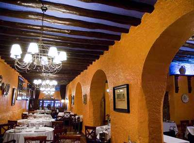 El restaurante La Bastilla, en Zaragoza, propone cocina contemporánea comandada por el  chef  José Ignacio Acirón.