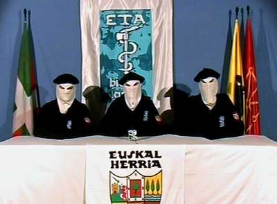 Imagen del vídeo en el que ETA anunciaba, el 22 de marzo de 2006, el inicio de su 