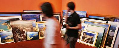 Instalación  Política hidráulica  del artista vasco Ibon Aranberri, en Documenta 12 de Kassel.