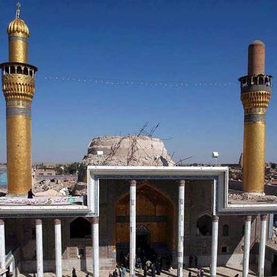 Mezquita chií de Samarra, tal como quedó tras el primer atentado, del 28 de febrero de 2006.