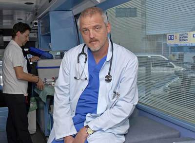 Jordi Rebellón, en una escena de la serie de Tele 5  Hospital Central. 