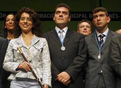 Guadalupe Bragado (PP), Rafael Gómez (PSOE) y Raúl Calle (IU), en la sesión de investidura.