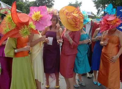 Sombreros y caballos en Ascot