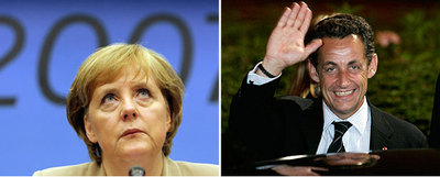 La canciller alemana, Angela Merkel, y el presidente francés, Nicolas Sarkozy, en dos momentos de la cumbre de la UE celebrada en Bruselas.rn  EFE