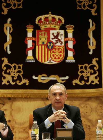 Carlos Galbeño preside un pleno.