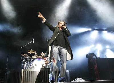 Fher Olvera, cantante de Maná, durante su actuación el jueves pasado en Las Ventas.