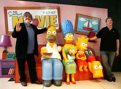Matt Groening (a la izquierda) y Al Jean, creador y productor de  Los Simpson,  respectivamente, ayer en Madrid.